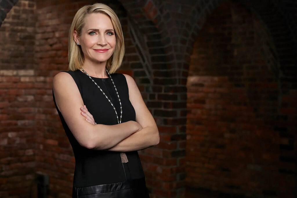 Andrea Canning is a successful journalist and scriptwriter